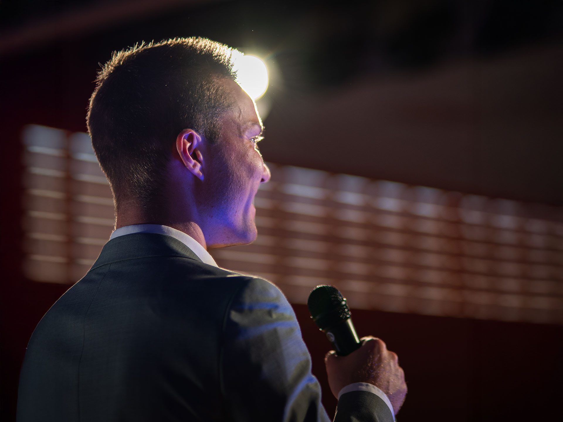 Tom-Moderator_inAction (3)