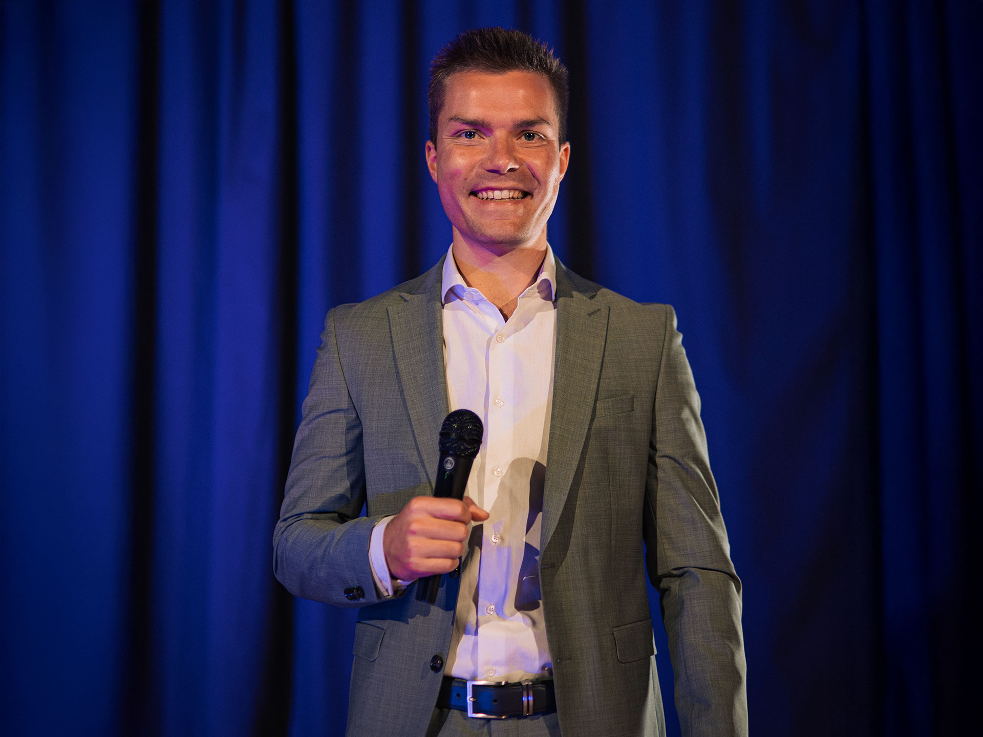 Tom-Moderator_inAction (4)